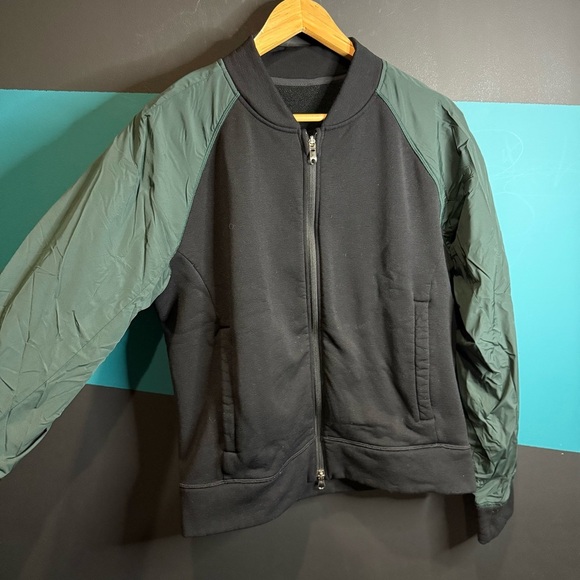 Lululemon Athletica Black and Green Bomber Jacket - Picture 5 of 11
